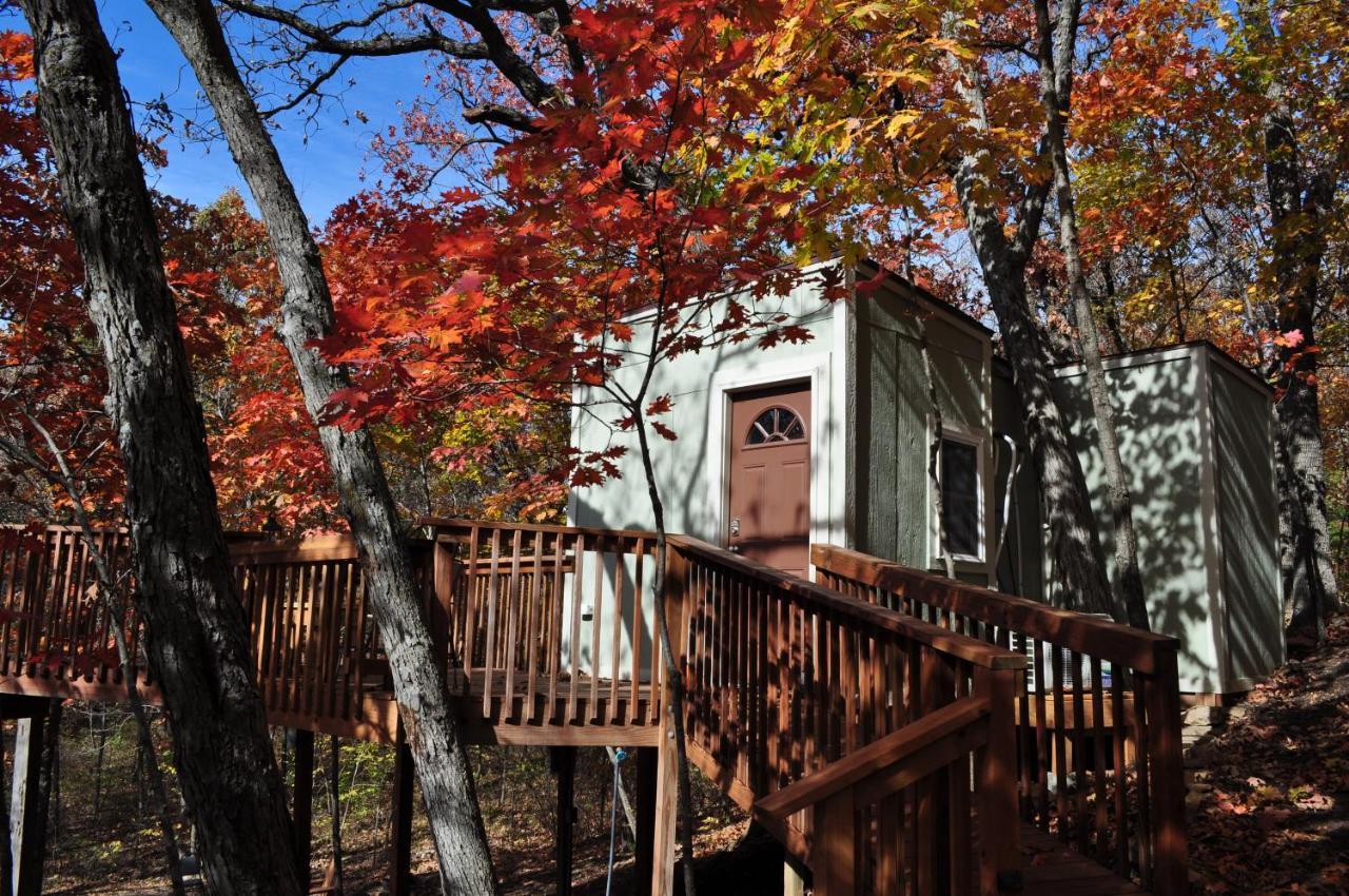 Vila Seven Oaks - Treehouse With Deck Lenexa Exteriér fotografie